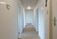 Wunderschöner Ausblick und Ruhelage - DG mit 64m², 2 Zi plus Wohnküche laufend saniert!