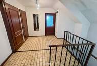 Grünes Refugium mit Pool, Terrasse und herrlicher Aussicht