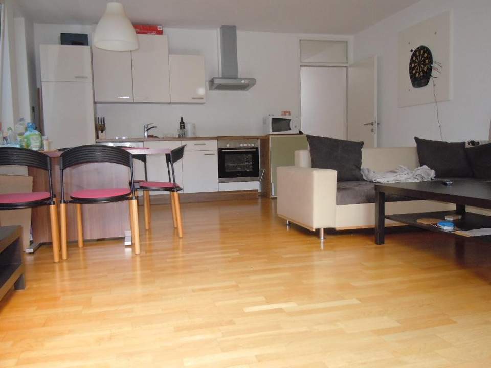 Helle 4-Zimmer-Wohnung mit Terrasse - absolut WG-tauglich - verfügbar ab August 2026