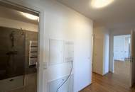 4 Schlafz. und ein großes Wohnzimmer der gehobenen Klasse, 2 PP möglich // 4 bedr. and a large, upscale living, 2 parking optional //