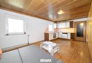 Gepflegtes Einfamilienhaus mit 2 Wohneinheiten, Garten/Terrasse &amp; 3 Garagen in sonnige Ruhelage!