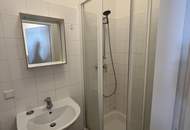 STUDENTEN AUFGEPASST! Zentral begehbare 6 Zimmer Wohnung mit Klopfbalkon! mit guter Anbindung in die City!