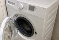 Helle, renovierte Garconniere mit schönem Ausblick über Wien, teilw. möbliert &amp; WAMA. Im letzen Stock, nähe Westbahnhof. Studentenhit, Pendler etc.