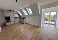Erstbezug nach Sanierung! 2-Zimmer-Dachgeschosswohnung mit Terrasse, Balkon, Lift und Stellplatz!