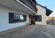 Haus mit zwei Wohneinheiten und Gartenidylle