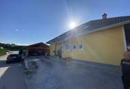 Großzügiges Einfamilienhaus mit Pool, Garten und Carport in Seewalchen