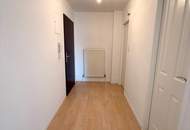 Nur ca. € 4.000 pro m² - 3 Zimmer DG-Wohnung - 2 Gehminuten zur U3 Station Johnstraße