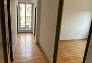 Familienwohnung mit 5 Zimmern , in gepflegter ruhiger Anlage im Grünen