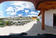 kleiner, neuwertiger Bungalow mit einzigartiger Steingartengestaltung und Naturteich