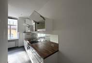 Wunderschöne 2-Zimmer Altbauwohnung mit Flair - UNBEFRISTET // Beautiful 2-Room Apt. in Century Building with flair - UNLI. RENT //