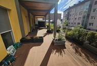 Familienhit! Traumhafte 4 - Zimmer Wohnung mit 63 m² südseitiger Terrasse und Carport