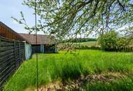 Einfamilienhaus mit großem Grundstück und Nebengebäuden