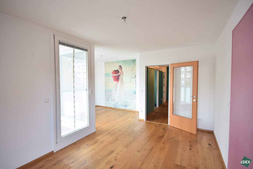 Schöne 2-Zimmer-Wohnung mit Loggia und separater Küche