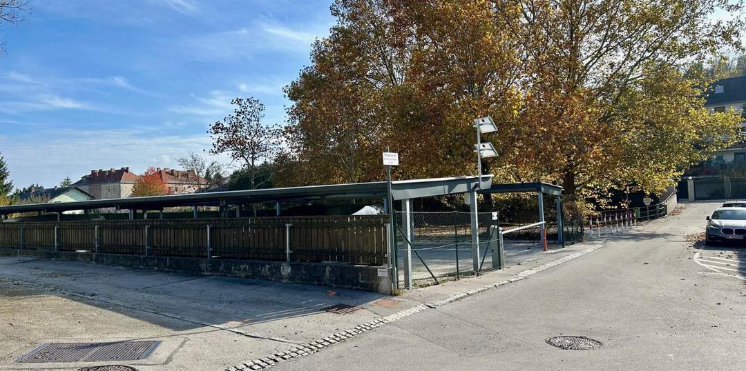 Carport im Eigentum hinter der FF Maria Gugging