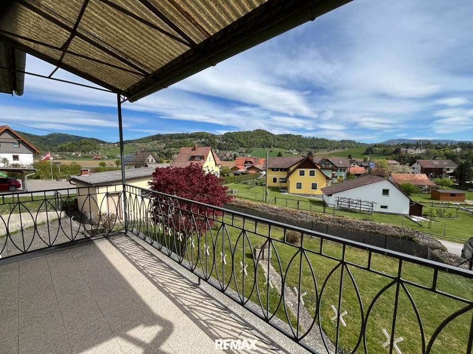 Wohnhaus mit großem Grundstück in schöner, ruhigen Umgebung