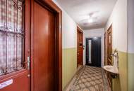 ++Q16++ sanierungsbedürftige 2-Zimmer Altbauwohnung, viel Potenzial