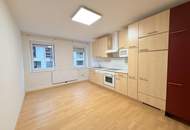 Ruhige 2Raum Wohnung - Renoviert und Teilmöbliert