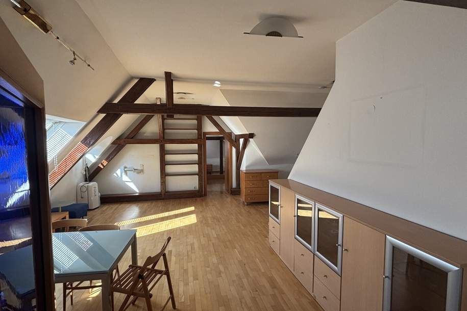 Herrliche Dachgeschosswohnung mit Weitblick! Autoabstellplatz inklusive!, Wohnung-kauf, 209.000,€, 9020 Klagenfurt(Stadt)