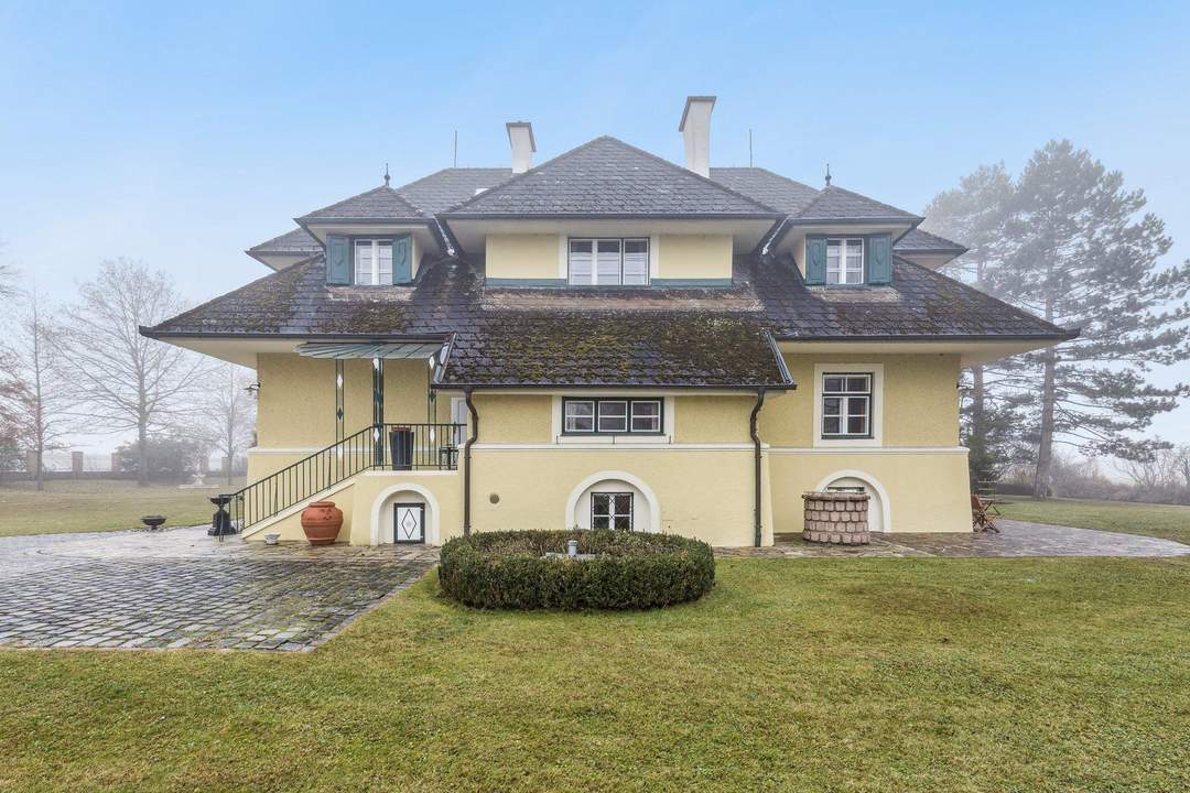 Jahrhundertwende Villa in Traismauer