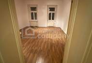 Schöne Altbauwohnung in ausgebauten Altbau