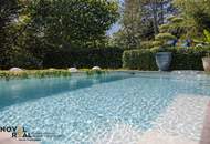 Exklusive Stadtoase mit Eigengarten und Pool Nähe American International School!