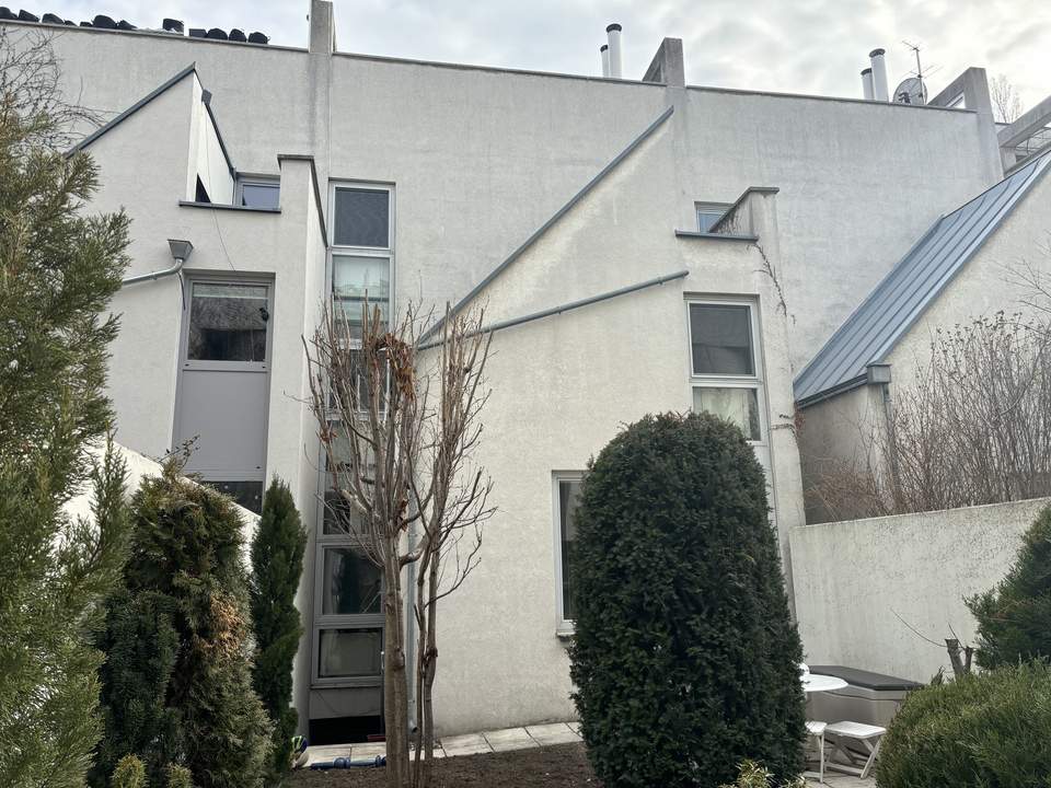 Avantgarde mit Garten, Terrasse, 6 Zimmer plus Keller