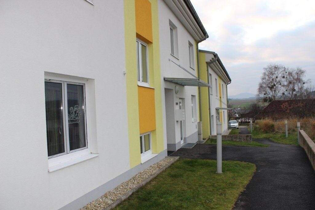 Gemütliche 3-Zimmer-Wohnung mit Loggia!