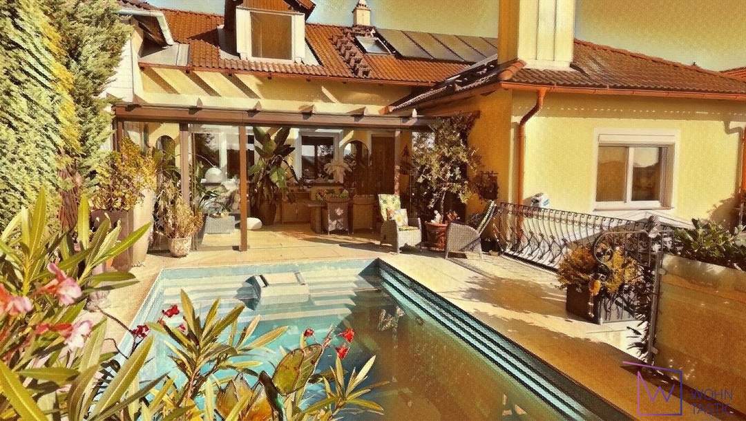 Landvilla mit Fernblick, Pool &amp; Wellness – provisionsfrei