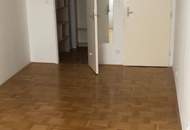 Vermietete 2-Zimmer mit einer Wohnküche im 5en Liftsock nahe dem Brunnen Markt und U6!