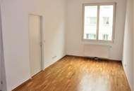 HOLBEINGASSE, 68 m2 Altbau, Wohnküche, 2 Zimmer, WG-geeignet, Komplettküche, Wannenbad, Parketten, 4. Liftstock