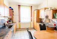 Viel Platz für Familie &amp; Generationen – Zweifamilienhaus auf 703 m² Grundstück