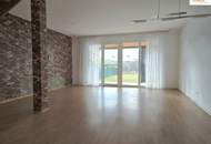 Modernes Niedrigenergie-Reihenhaus mit Garten, Terrasse und zwei Stellplätzen in ruhiger Lage von Theresienfeld