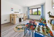 Sehr großer Bungalow mit 2 Terrassen, Keller, Dachausbaureserve, Garage mit 2 Stellplätzen