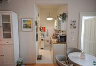 Ruhelage: Schöner 2-Zimmer-Altbau mit Blick in den grünen Hinterhof