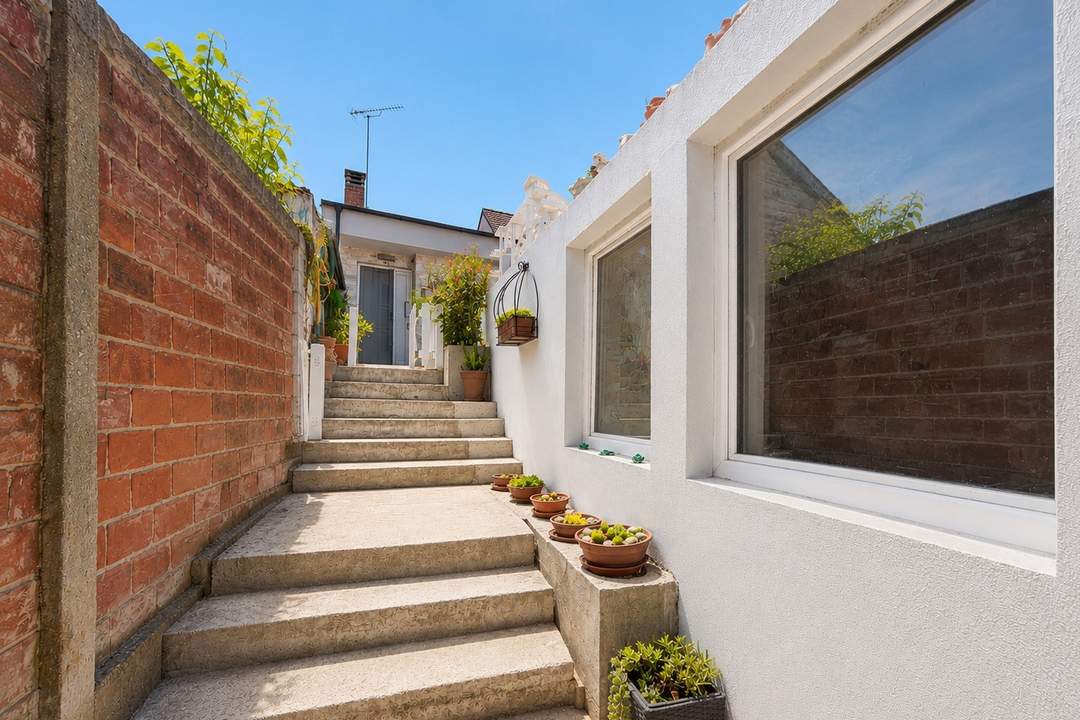 Mediterranes Wohngefühl in Ringelsdorf - Liebevoll modernisiertes Einfamilienhaus mit Zubau
