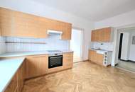 Mehrparteienhaus mit Parkplätzen im Zentrum von Spittal