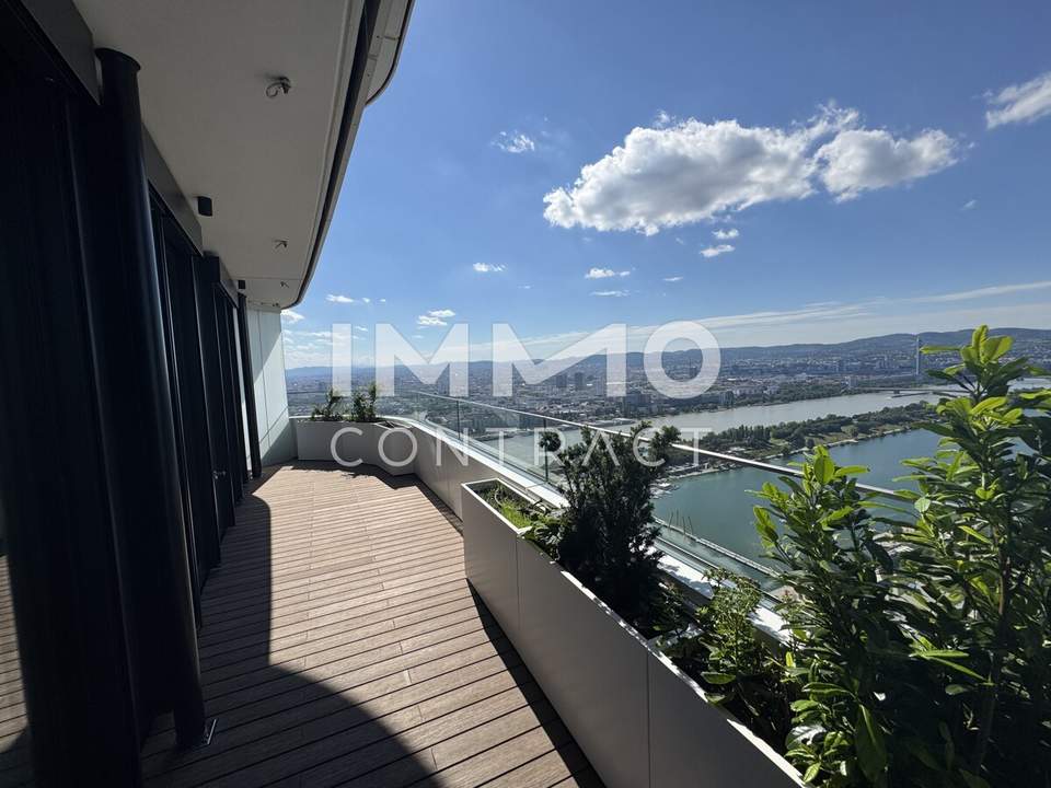 ERSTBEZUG: Doorman, exklusiver Members Club (Gym, Sauna, Pool, Bar), Lounge - Top Ausblick