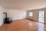 Helle Dachgeschosswohnung mit 3 Schlafzimmern, Kamin &amp; Dachterrasse