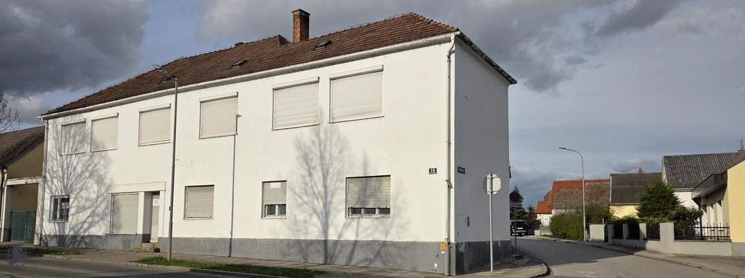 +++JETZT ZUGREIFEN : EIN MEHRFAMILIENHAUS mit - 3 EINGÄNGE -zum Sanieren und Renovieren. !!! € 278.000,-- VB +++mit Garten und in guter Lage zu verkaufen +++