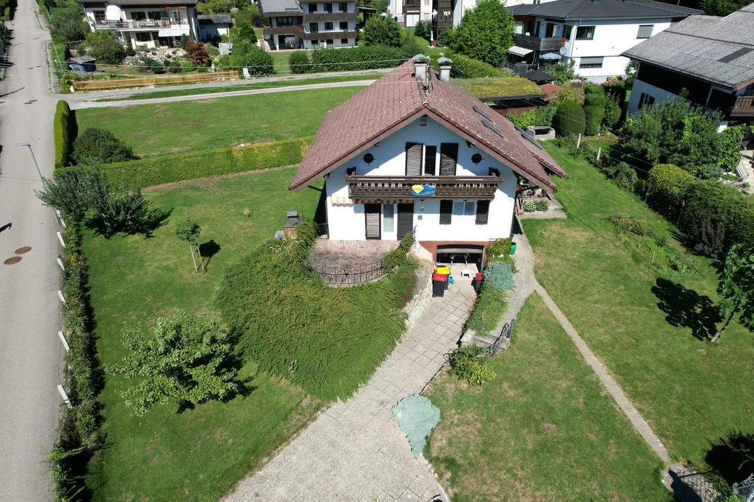 Toller See- u. Gebirgsblick - älteres Einfamilienhaus in zentraler Lage
