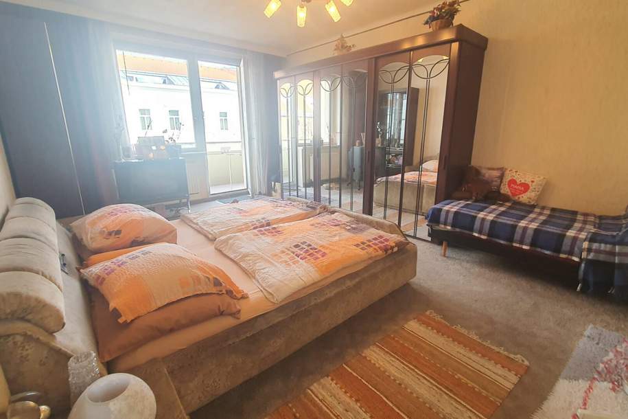 U3 in zwei Gehminuten I Shopping Center Simmering in wenigen Gehminuten I Großes Wohnzimmer mit Loggia, Wohnung-kauf, 189.000,€, 1110 Wien 11., Simmering