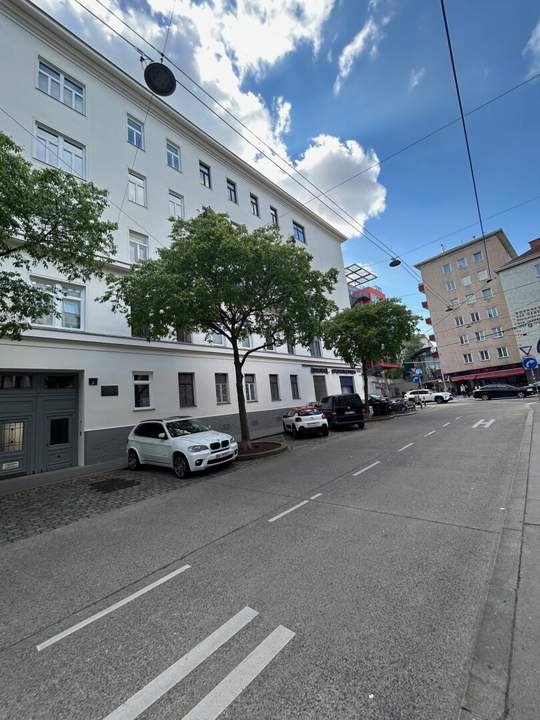 1030! SANIERUNGSBEDÜRFTIGE 2-3 Zimmer Wohnung direkt bei U3!