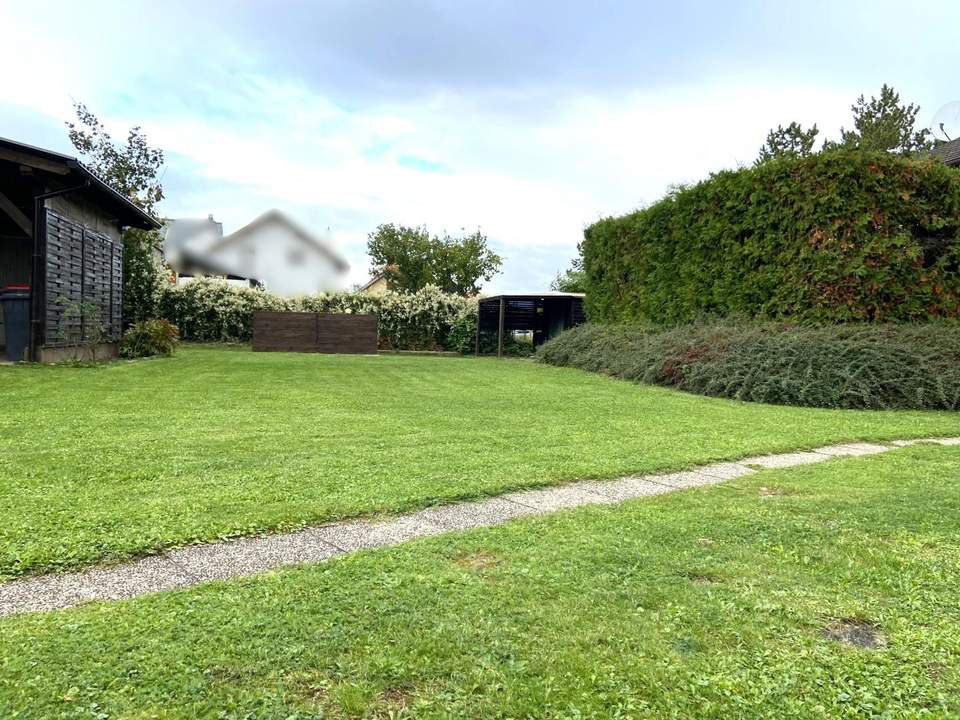 Grundstück in perfekter Lage! Inklusive ein Fertigteilhaus mit Keller!