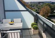 Sonnige, wunderbar helle 3-Zimmer DG-Wohnung mit Terrasse! Stellplatz optional!