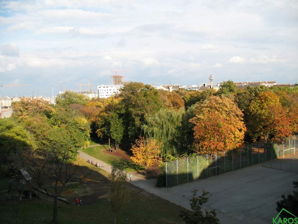2-ZIMMER-WOHNUNG MIT PARKBLICK!