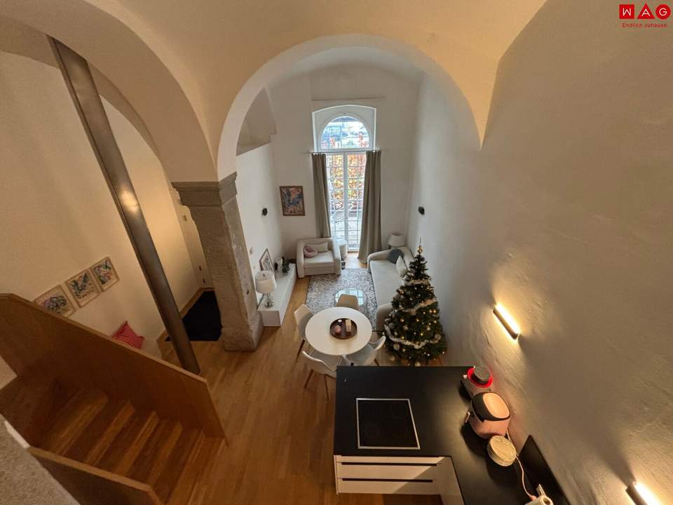 Sehr gut aufgeteilte 3-Zimmer-Galeriewohnung inkl. Terrasse, Parkplatz und ab 01.03.2026 beziehbar! Perfekt für Familien! Profitieren Sie von einer sicheren Umgebung! KEINE BEFRISTUNG!