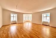 Repräsentativer Erstbezug! Bürofläche am Hauptplatz | 4 lichtdurchflutete Zimmer | Terrasse im Innenhof | Klimaanlage