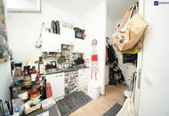 TOLLES INVESTMENT! Ruhig in zweiter Reihe zur Straße gelegen!: Vermietete Altbauwohnung in 1060 – Top-Lage! Ideale smarte Anlage!