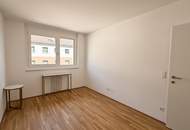 Wunderschöne 2-Zimmer Wohnung mit Balkon (Möbel in den Fotos kann übernommen werden)