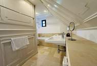 Ca. 3000 m² weitläufiges und stilvoll gestaltetes Gartenareal mit Terrassen, Pavillon und exklusiven Rückzugsbereichen – ideale Kulisse für Events, Kundentermine oder Outdoor-Inszenierungen.